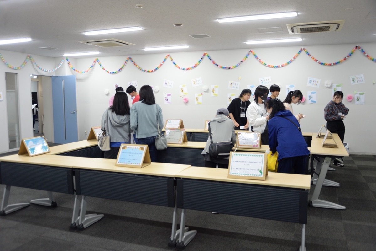 占い企画の様子